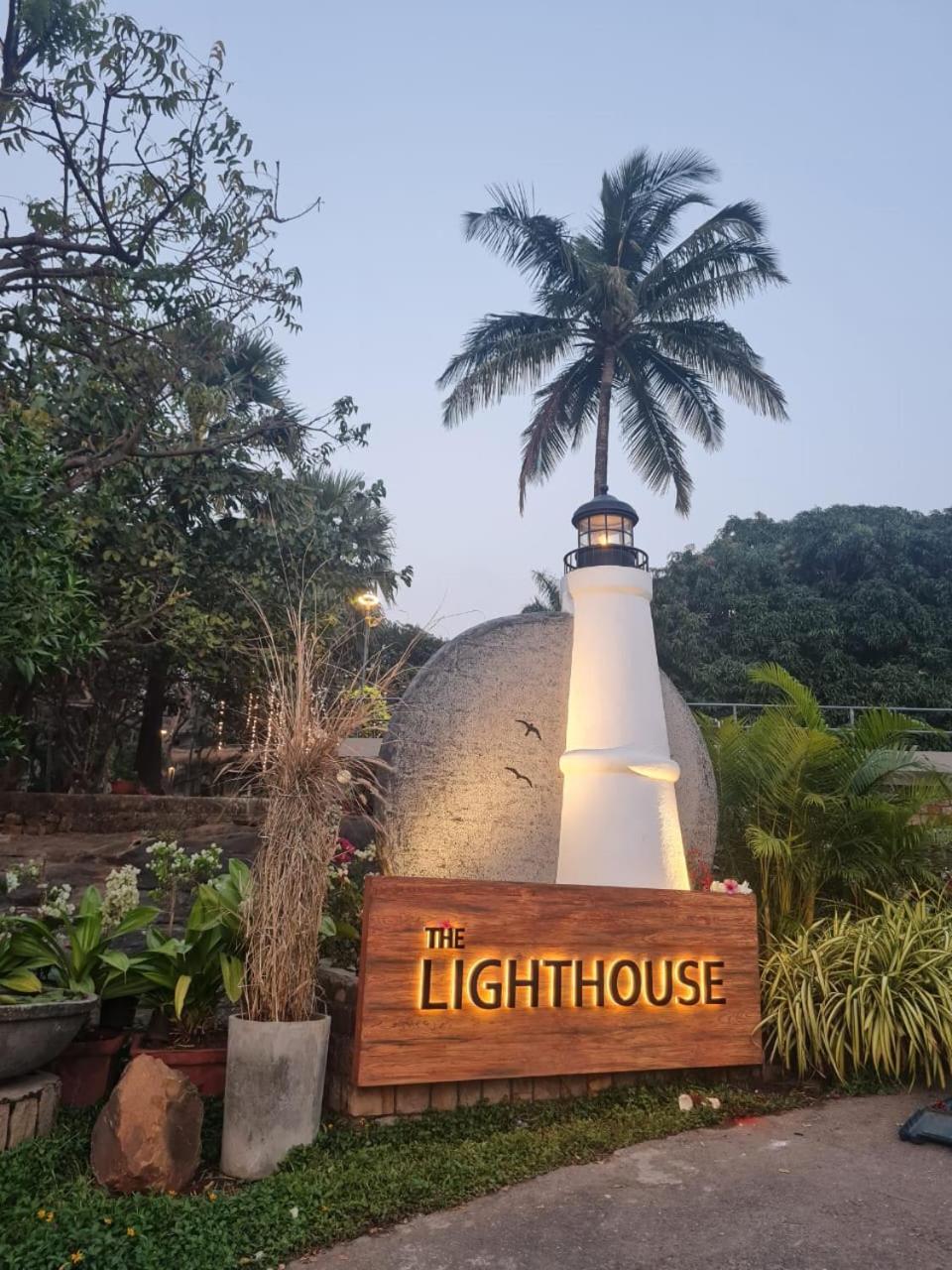 The Lighthouse - Formerly Known As Utan Sea Resort 塞恩 外观 照片