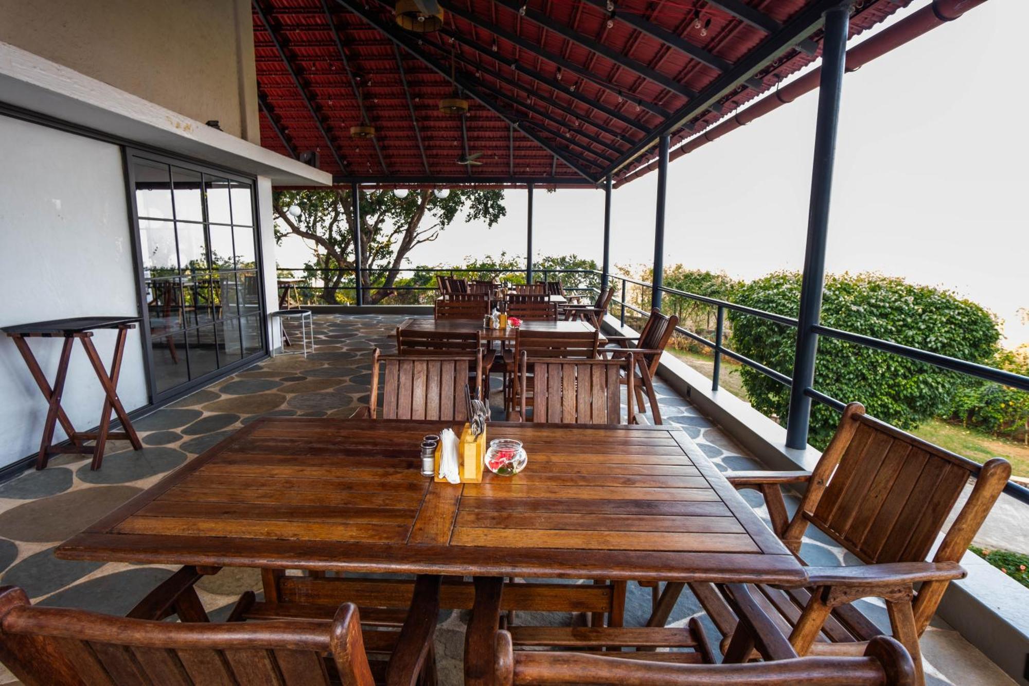 The Lighthouse - Formerly Known As Utan Sea Resort 塞恩 外观 照片
